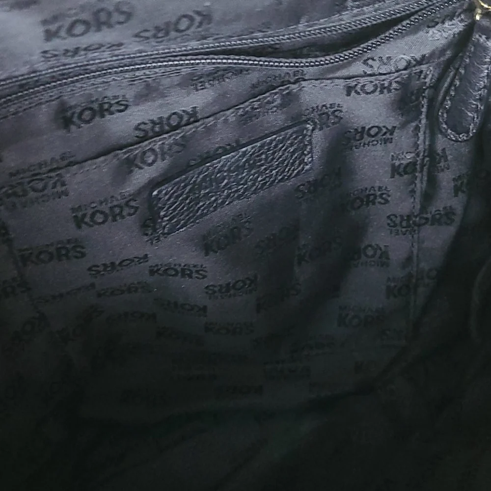 Michael Kors black leather hobo bag - Picture 6 of 9